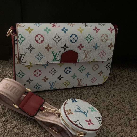 Purses - Picture 6 of 8